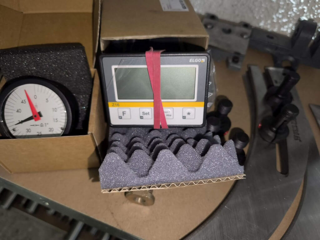 Sterownik elektroniczny do pilarki formatowej